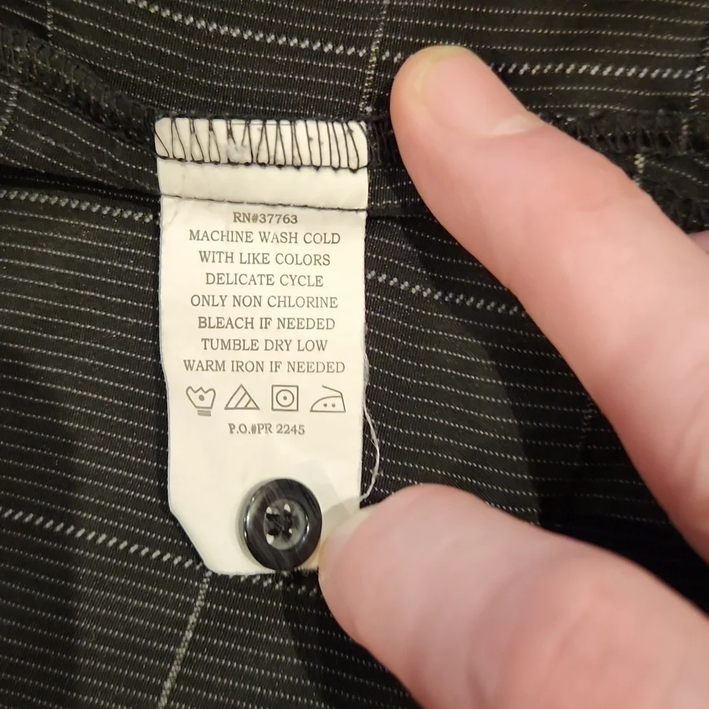 Havanera Co Black & Gray Square Design Button-Up Shirt - Picture 6 of 7